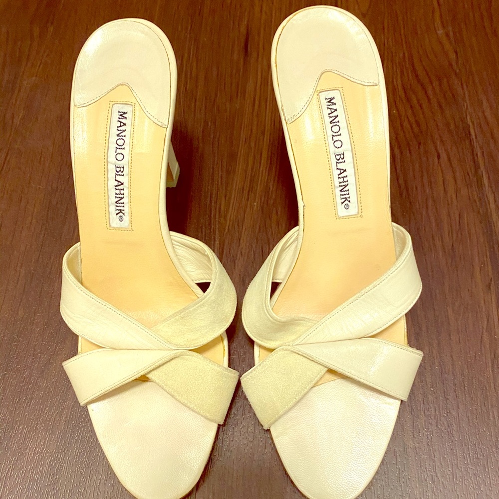 Beautiful, timeless Authentic Manolo Blahnik shoes